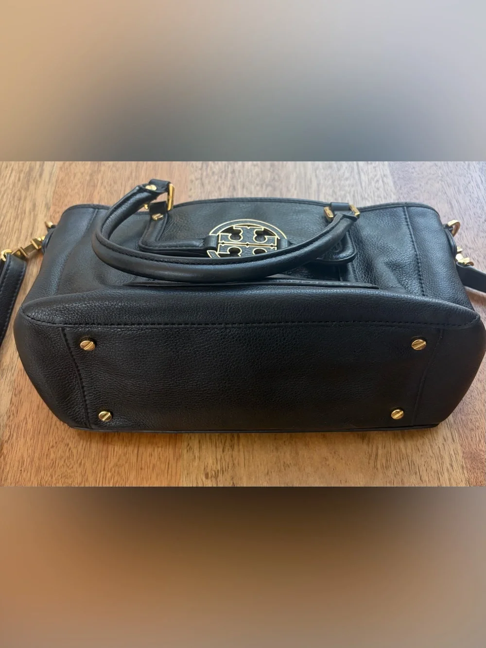 Tory Burch Amanda Medium Tote black pebbled leather detachable strap